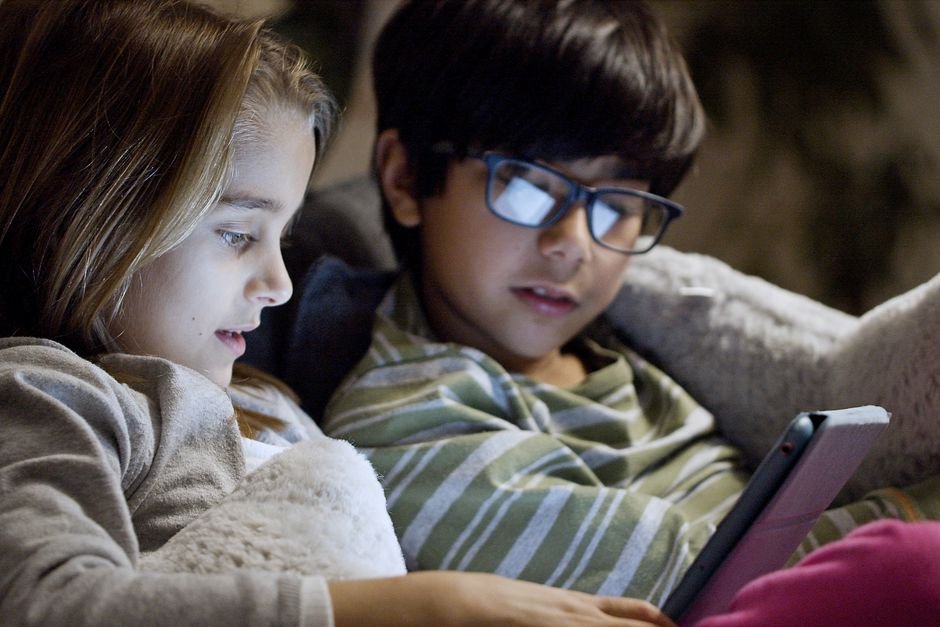 is it safe for kids to play multiplayer games online - photo 1